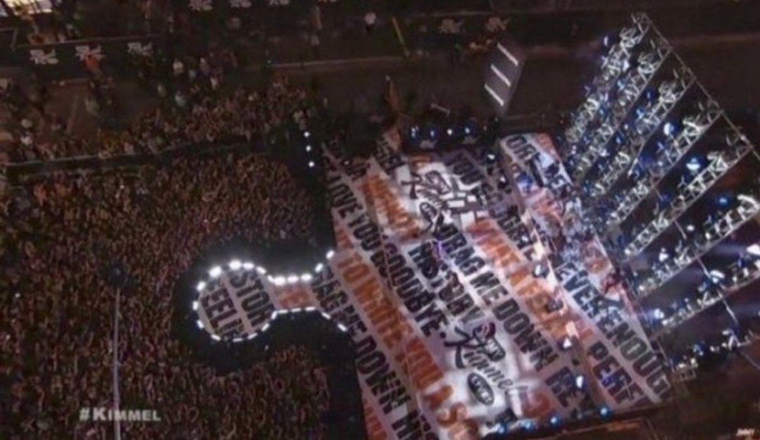 justasia9's tweet photo. Ci facevate sentire completi❤grazie.
#11YearsOfOneDirection #11YearsOf1D #11YearsOfClowning https://t.co/UNrkPgzFon