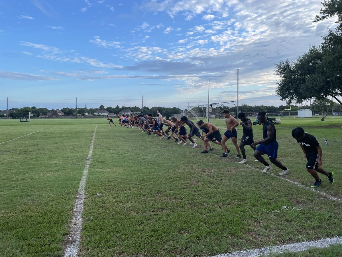 CHighFB's tweet photo. Great day for all 3 sessions!!
💯sprints today……….we good!! Knocked it out, then got a lift! #GutCheckThursday #HWPO #LetsRide #RangerPride https://t.co/faOWRgYO02