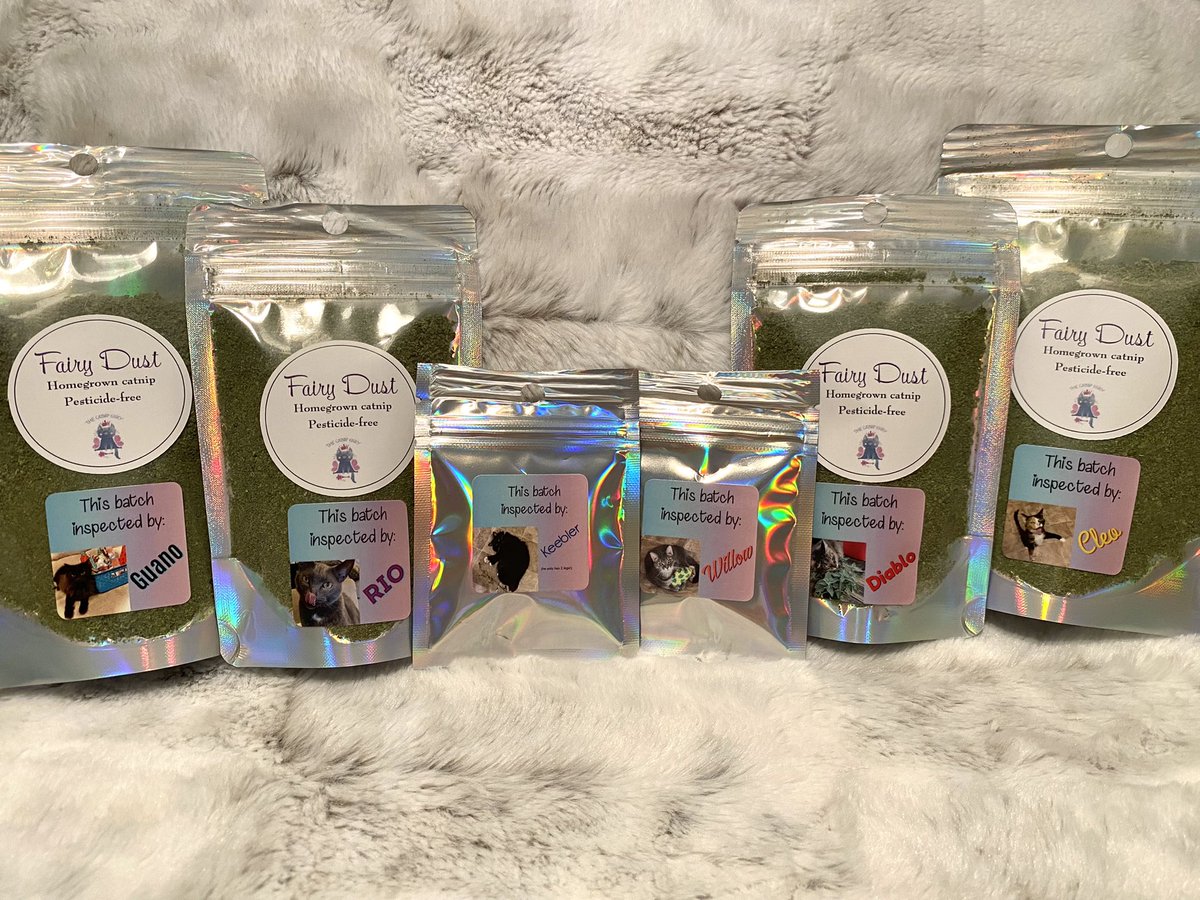 thecatnipfairy's tweet image. Rest assured, every bag of #fairydust has been carefully inspected and approved by one of the quality control techs here at the factory. #homegrowncatnip #treatyocat