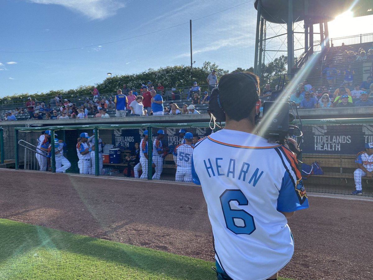 WE’RE ALL GETTING HEARN JERSEYS!

Ethan Hearn hits his second bomb of the night! 6-1, Birds 💣
