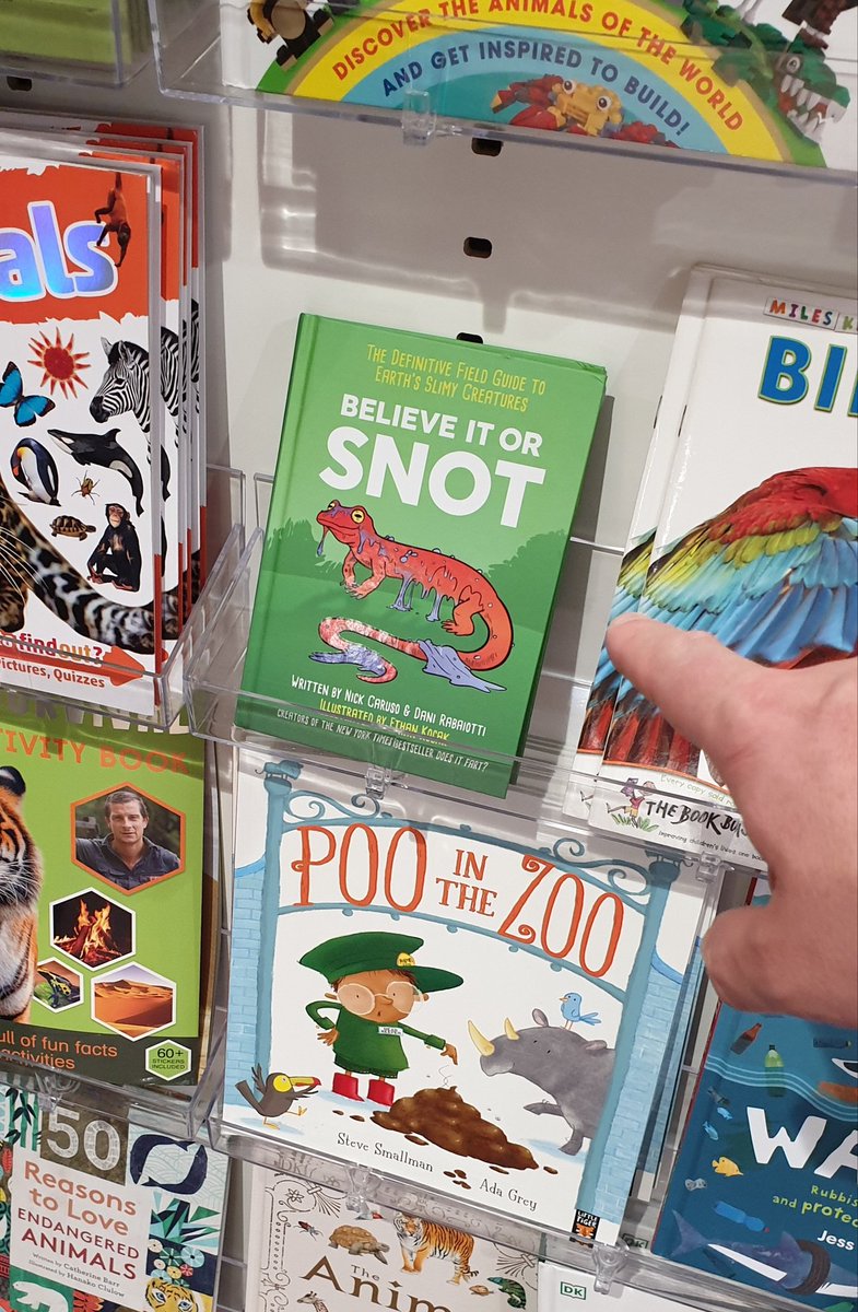TetZoo's tweet photo. Discovered in the shop: a copy of @PlethodoNick @DaniRabaiotti and @Blackmudpuppy's latest book :) #zoos #booksonanimals #books #AmazonWorld https://t.co/RoPq6cvSlc