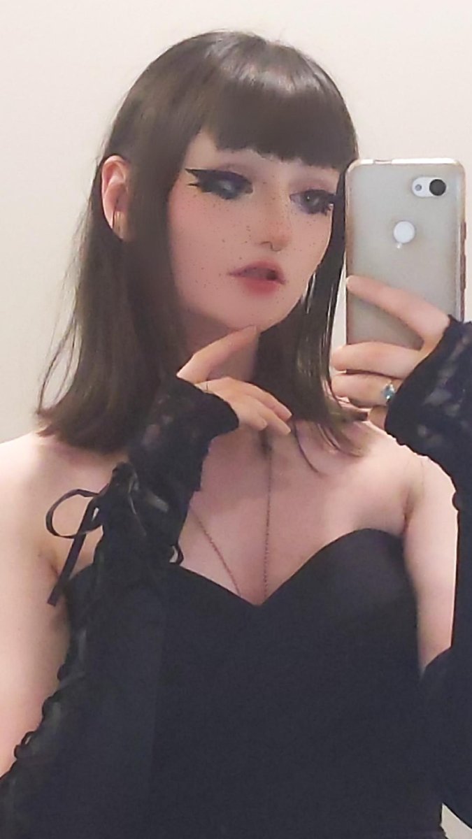 hannahbunnie's tweet photo. #tubbotwtselfieday
bee boy and goth girl?? new movie
rts are not optional😡 https://t.co/Ut7clfnOrl