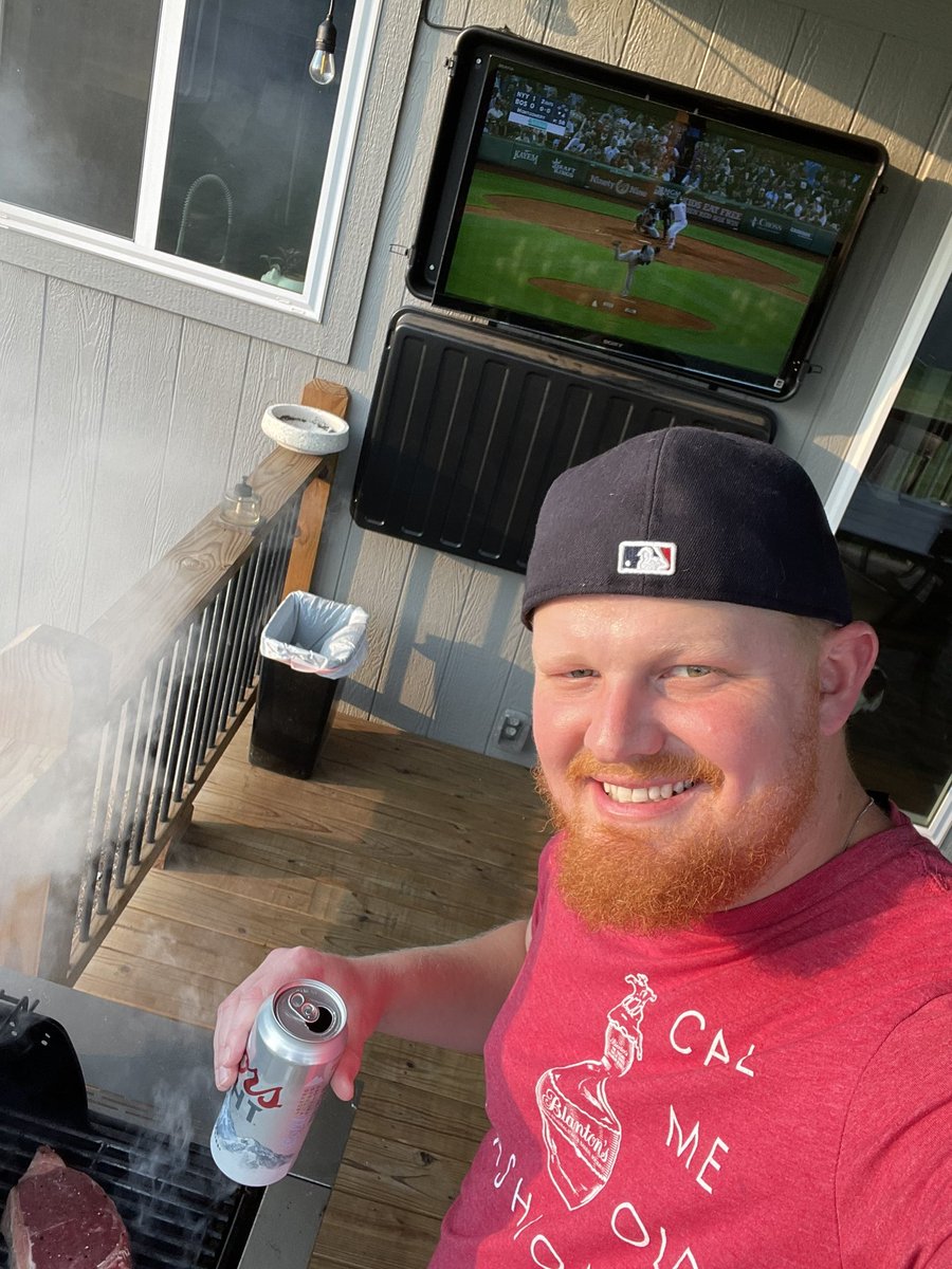 AlexFields's tweet image. Steaks on the grill, @RedSox on, and a ice cold @CoorsLight. This is how I chill. @Section10Pod @Steve_Perrault @Jared_Carrabis @ColeyMick #SuckOne #Thisishowichill #coldastherockies #notthebaseballteam