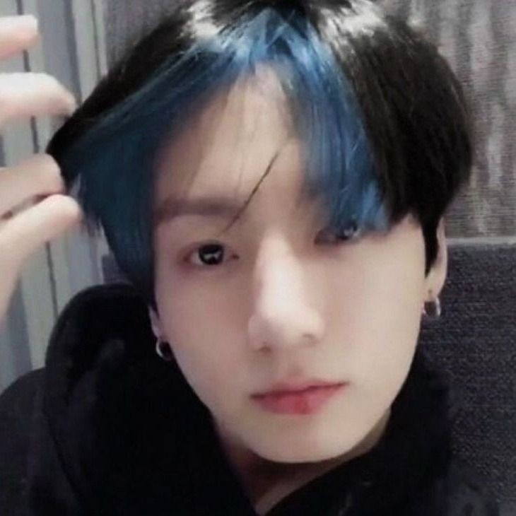wiukvhope's tweet photo. Qual os 4 melhores vocalista na sua opinião? 

Me: https://t.co/ouF850ikR5