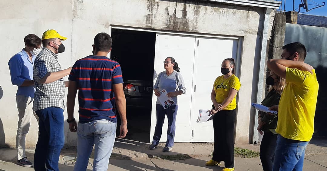 PIRELLITAMARA's tweet image. RECORRIDA B°DR. MONTAÑA | ACOMPAÑANDO A NUESTRA CANDIDATA A CONCEJAL @mercedesmestres.

👉 Acercamos las propuestas de @gustavovaldesok @tassanoeduardo a cada vecino. 

#protagonistas #lista64 @mercedesmestres @gustavovaldesok @tassanoeduardo 
@prolibertadctes 
@proargentina