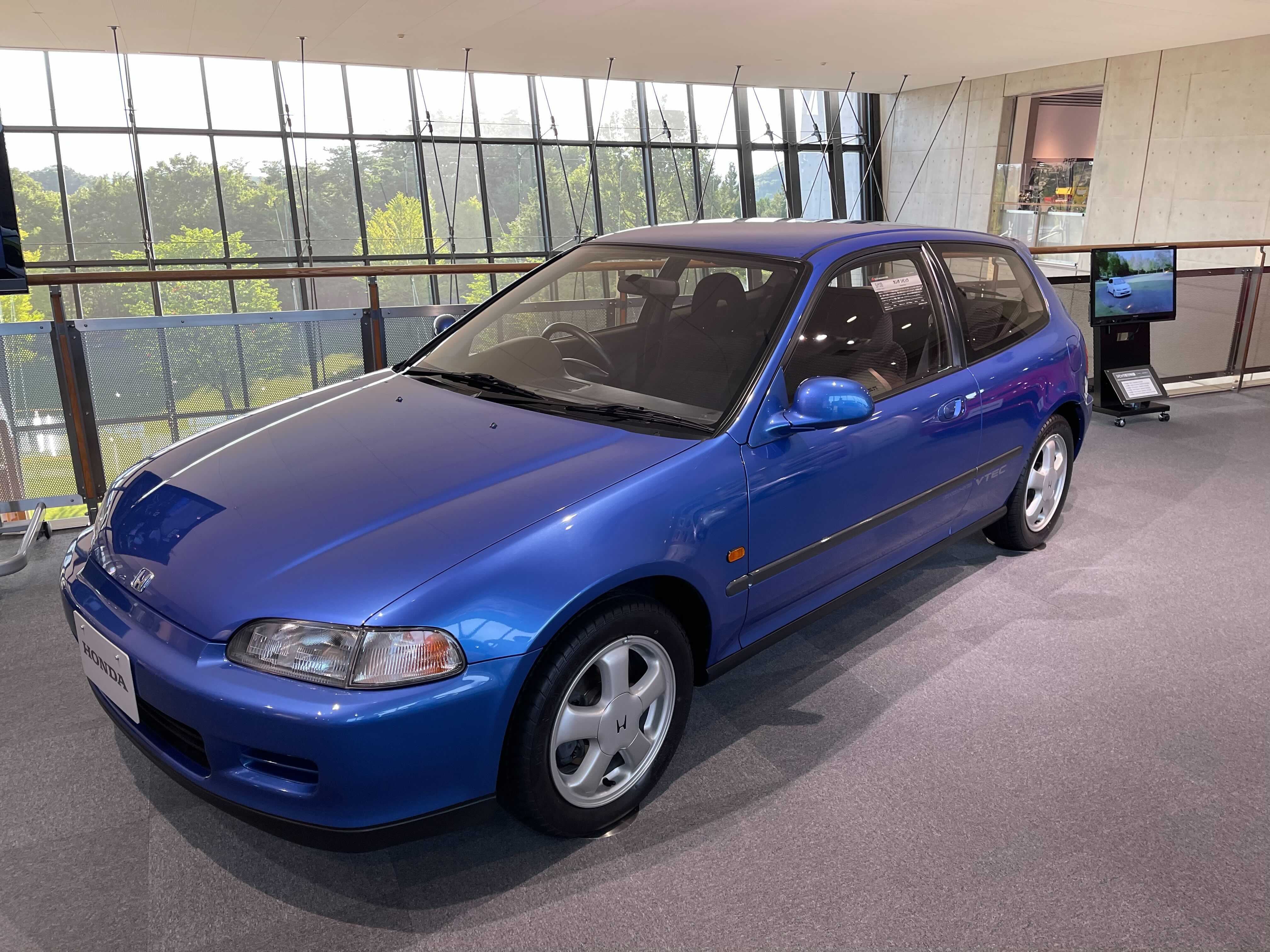 Honda 本田技研工業 株 今日は スポーツの日 ということで ホンダコレクションホール にて現在開催中のcivic展より スポーツシビックの画像をお届けします ワールド ベーシックカーのあるべき姿を原点から見直し 開発した5代目civic 1993年モデル