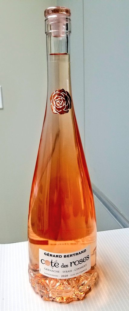 AvaSimone_xoxo's tweet photo. This bottle of wine is way too pretty to drink! I ❤ it! 
Thank you to the Sweet Gentleman 🎩 caller for this 🎁 Gift 💋😘💋 https://t.co/K3R0O4c5ZS