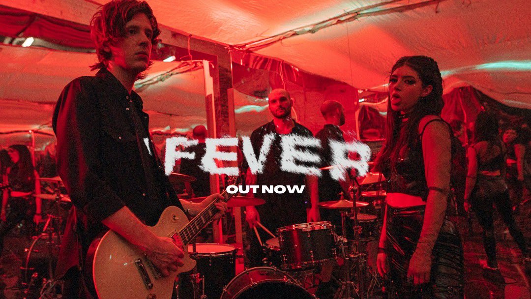 ChrissyCostanza's tweet photo. FEVER IS OUT EVERYWHERE NOW GO STREAM HER

https://t.co/BE7sl435Nc https://t.co/RfJjvBHYV5