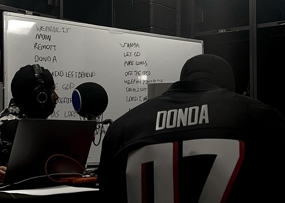 While we wait for DONDA... 💿 

Let's giveaway a Valor RENEWAL Key. 🤷‍♂️

Retweet &amp; Reply your favorite Kanye West song. ⤵️