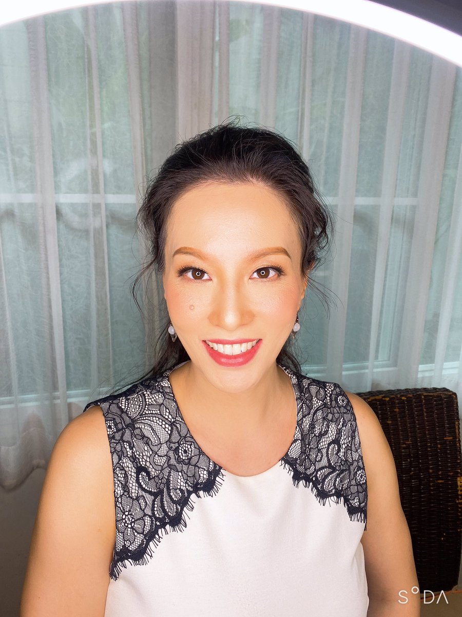 EmceeAble's tweet photo. To be able to give is one of the best gifts of all. #webinar @youngliving @FindVoiceAsia #growyourconnections #youareable #communicationcoach #presentercoach #selfcommunication #wellness #wellbeing #mindset #coaching https://t.co/h3Mw3ACynH
