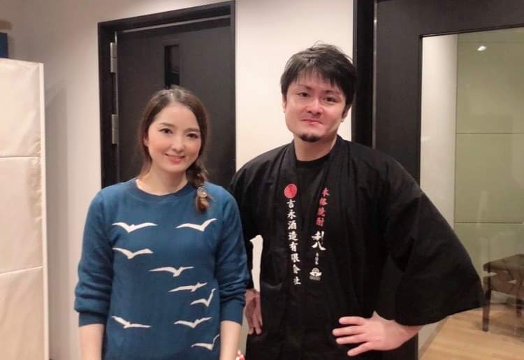 HironoriGutsAna's tweet photo. 半日遅れになってしまいましたがスカネクBGMに参加してくれた仲間紹介第四弾は、Bパートでレッドストリングスの曲を美しく唄ってくださった「Shaylee Mary」さん。
冒頭で流れる曲中の不穏な声も同氏で、この先も色々な唄い方をしていただきます!
#スカーレットネクサス
#ScarletNexus
#TeamHGA https://t.co/MvVIdIYBFd