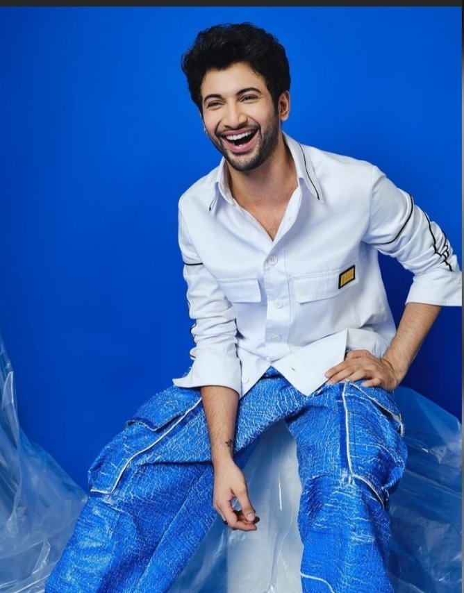 rohitxhappiness's tweet photo. Style IcOn who? 👀💘
Ladies and gentlemen ✨Him✨ https://t.co/iPiuTXslXU