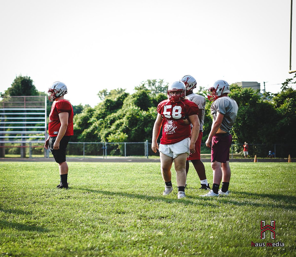 haus_media's tweet photo. #HausCall 
🏈: @pocafootball 
📍: Poca, Wv 
📆: 7-21-21

📝: New QB, Jordan Wolfe has a strong arm &amp; lots of Targets this year. @JordanW65398317 @tpayner05 @LeroseChristian @kambeljmeeks14 @alanwithrow22 Should be interesting. https://t.co/M1VT5rBGN5