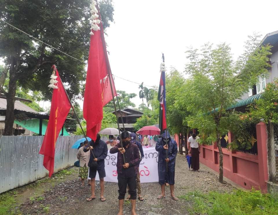 RvlBurma2's tweet photo. Today, despite the rain on the full moon day of Waso, the students and the people of #Kalemyo did not want a military dictator and the @UN called for support for the @NUGMyanmar.

#ICJ_BringSACToJustice
#July23Coup 
#WhatsHappeningInMyanmar https://t.co/jjVffOqqWh