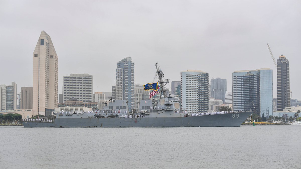 #USSMustin returns to San Diego after 15 years of forward-deployed service in Japan: go.usa.gov/xFTTG #DDG89 @SurfaceWarriors