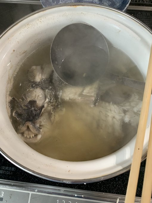 キビレのアラをクレイジーバジルソルトで煮たスープできた
のはいいんだが歯茎が凶悪すぎんか? 