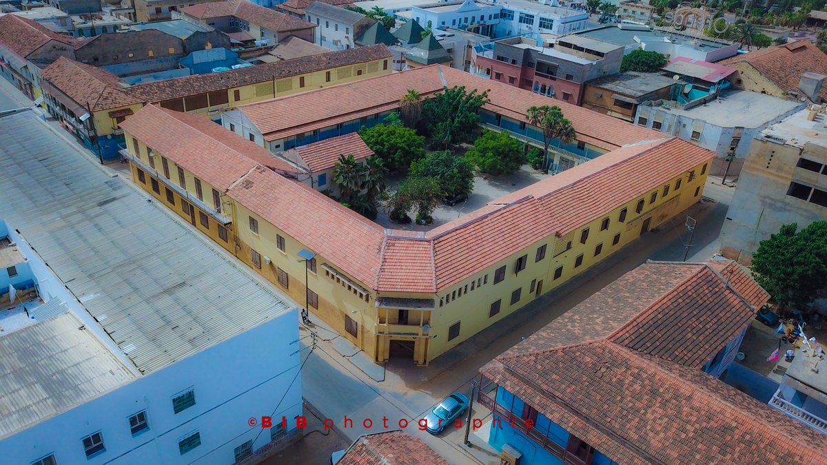 bibphotographie's tweet photo. A vol d'oiseau Rufisque garde intact tout le charme de son patrimoine culturel. La ville de Mame Coumba Lamb symbolise bien la téranga sénégalaise. #rufisque #rio @bibphotographie bibphotographie #rufisquesenegal #villederufisque #rufisque #mavidpro #djimavicpro #dronephotography https://t.co/OXka80cxH7