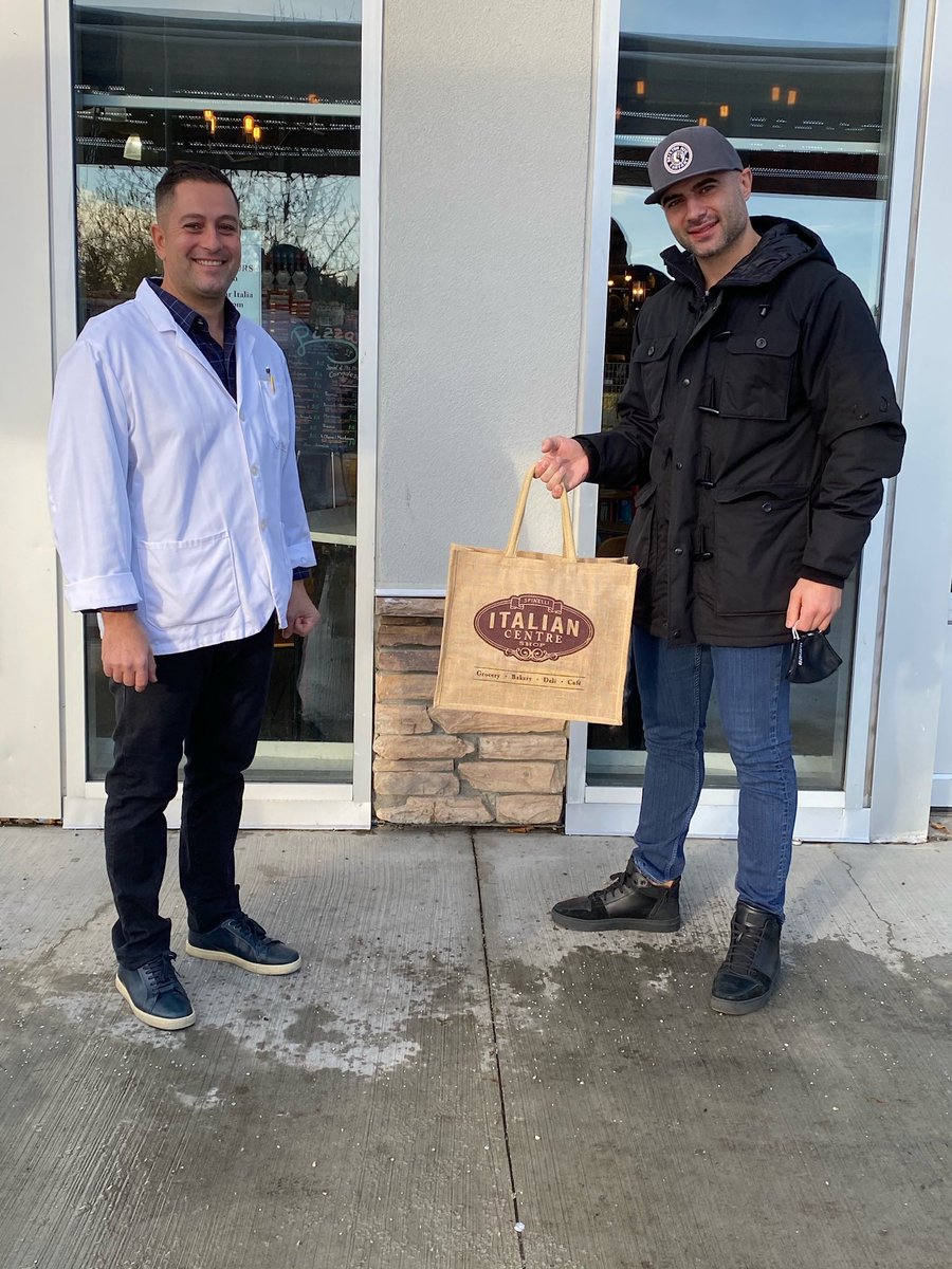 A sign of a good leader is the impact that they have made on others <a href="/LaurenGio/">Lauren Giordano</a> &amp; <a href="/MarkGio05/">Mark Giordano</a> -community leaders and an inspiration to everyone who cross their path. #TeamGio has touched the lives of many. Thank you for making a difference.  Seattle is lucky to have you.