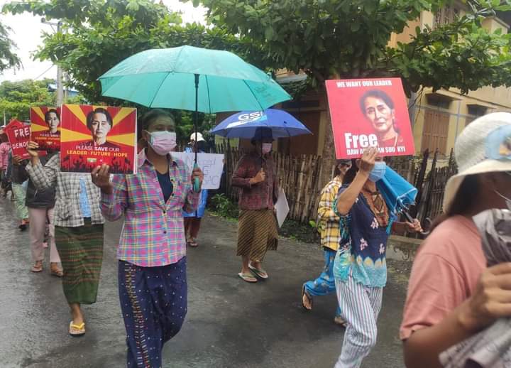 nineewayy22's tweet photo. 23.7.2021 In Kale, Protesters marched to the streets and protested against the genocidal dictatorship despite the rain.

#ICJ_BringSACToJustice
#july23Coup
#WhatsHappeningInMyanmar https://t.co/KOAZ8DubFk