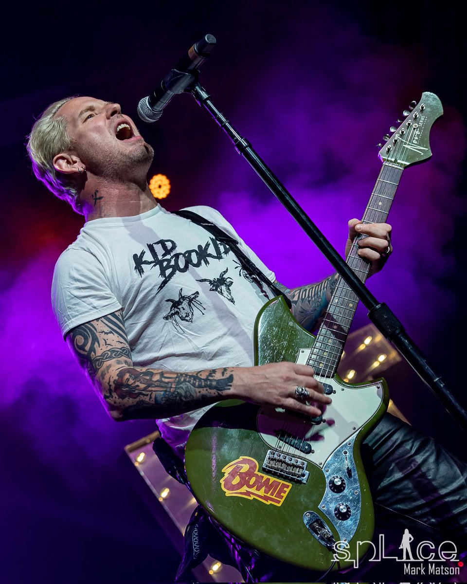 auld lang silent tweet media