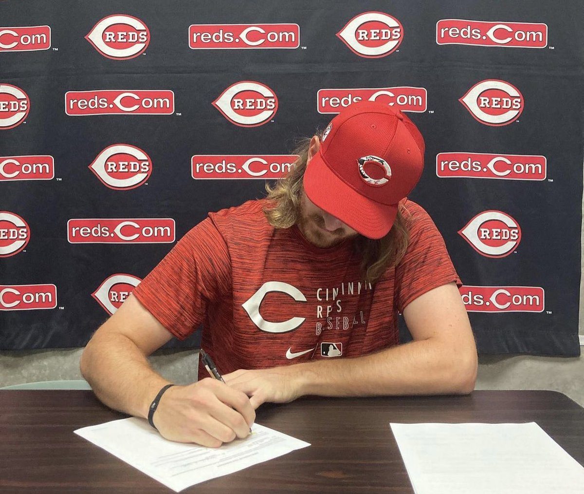 cameronsalerno1's tweet photo. @WoodcreekBB alum and @SacCityBaseball pitcher Dennis Boatman has signed his contract with the Cincinnati Reds, per his Instagram. Boatman was selected in the 17th-round. https://t.co/RHxzkwR5G3