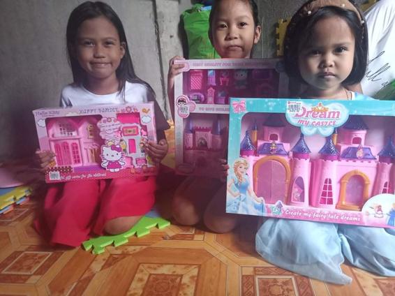 siddartha1492's tweet photo. I usually avoid posting anything about my guild, but this was too good to not post. Might be a bit controversial, but no child should grow up in poverty. But seems like with projects like Axie, poverty won't be there for long and children can enjoy their childhood fully. https://t.co/tGTm1BAdhT