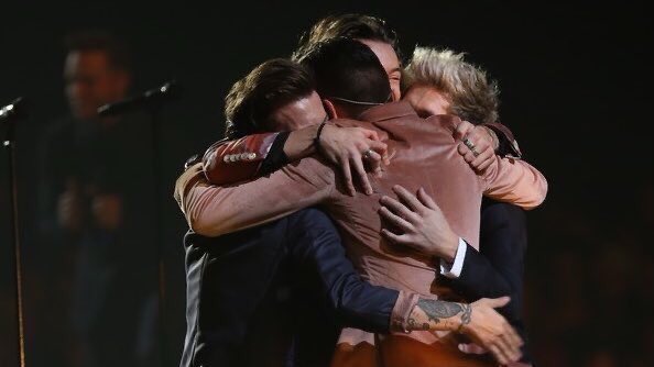AlwaysLou_H's tweet photo. “Just close your eyes and see I'll be by your side any time you're needing me” 

#11YearsOfOneDirection https://t.co/wxbScnPG2K