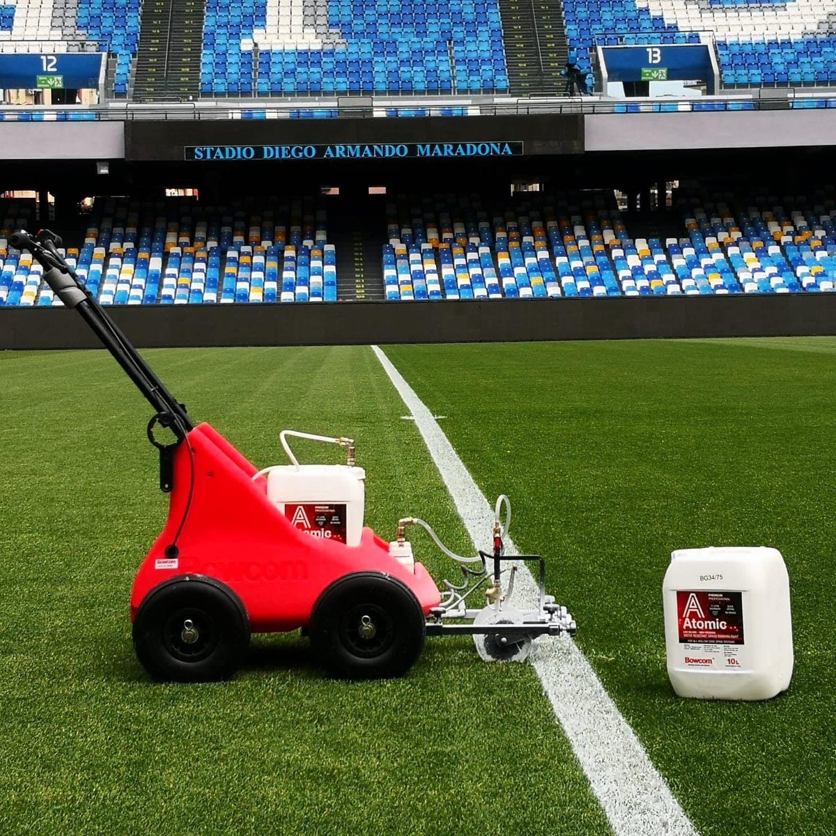 publigreensnc's tweet photo. Qualità + passione = bellezza 🤷‍♂️🤩⚽️🌈 terreno di gioco spettacolare, ringraziamo Marrone Costantino Nicola &amp; Sama Sport.

Scopri di più su https://t.co/4AINAnTC96 

#traccialinee #atom #vernicecampodacalcio #pitturacamposportivo #atomic #quantum @BowcomLineMark https://t.co/Y3T5Jtfovr