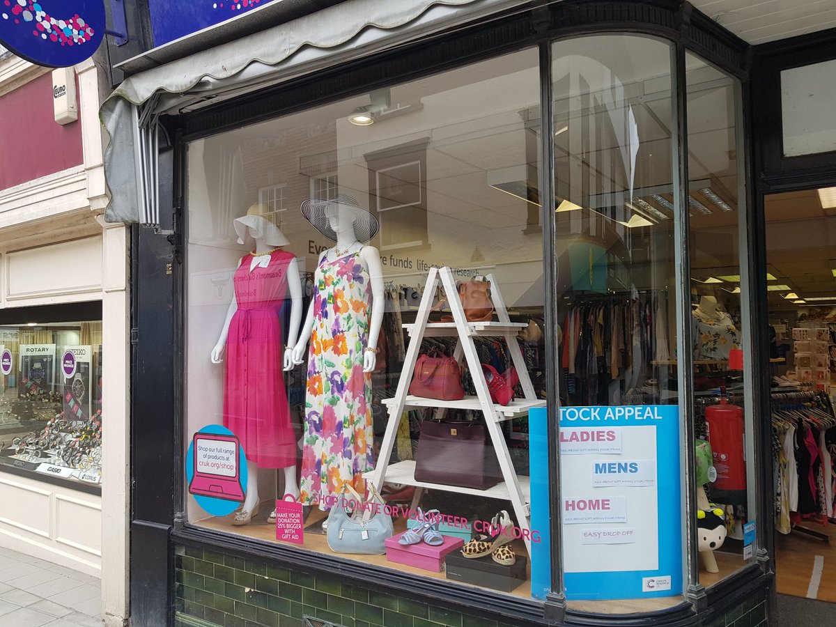 Very summery window in Braintree 
#braintree #cruk