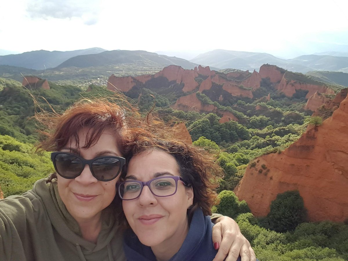 Leia19ABY's tweet photo. Porque en todos los fuegos de campamento pones la música y marcas el paso @Icleron
Muy Feliz #cumpleInma
Que tengas un gran día y un mejor año amiga #compinche
🎂🥳🥳💐😘😘😘 https://t.co/LZC7LaJgOj
