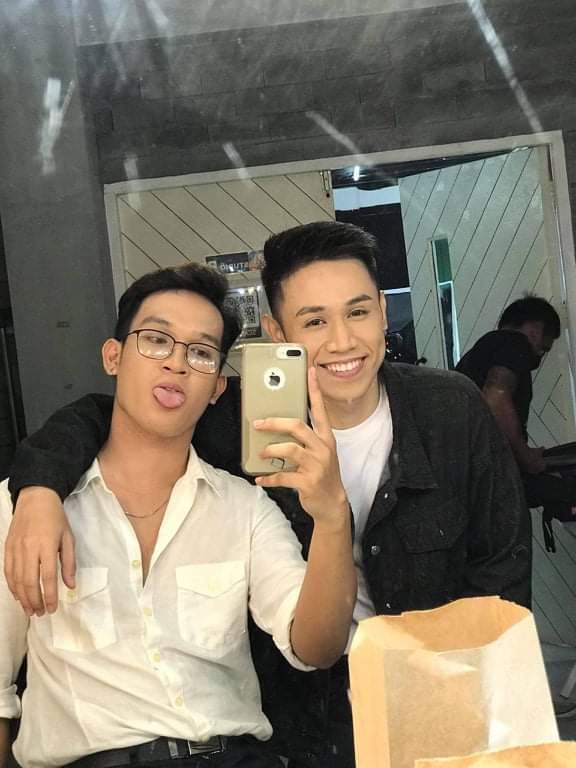 BrightA3_ph's tweet photo. Meet Lemuel and Omeng. Paiiyakin kayo at pakikiligin ng Team #LeMueng Malapit na. @greyramos_
#Loveisblseries #LoveIs #LOVERS #BenGrey https://t.co/1YlfEZEBis