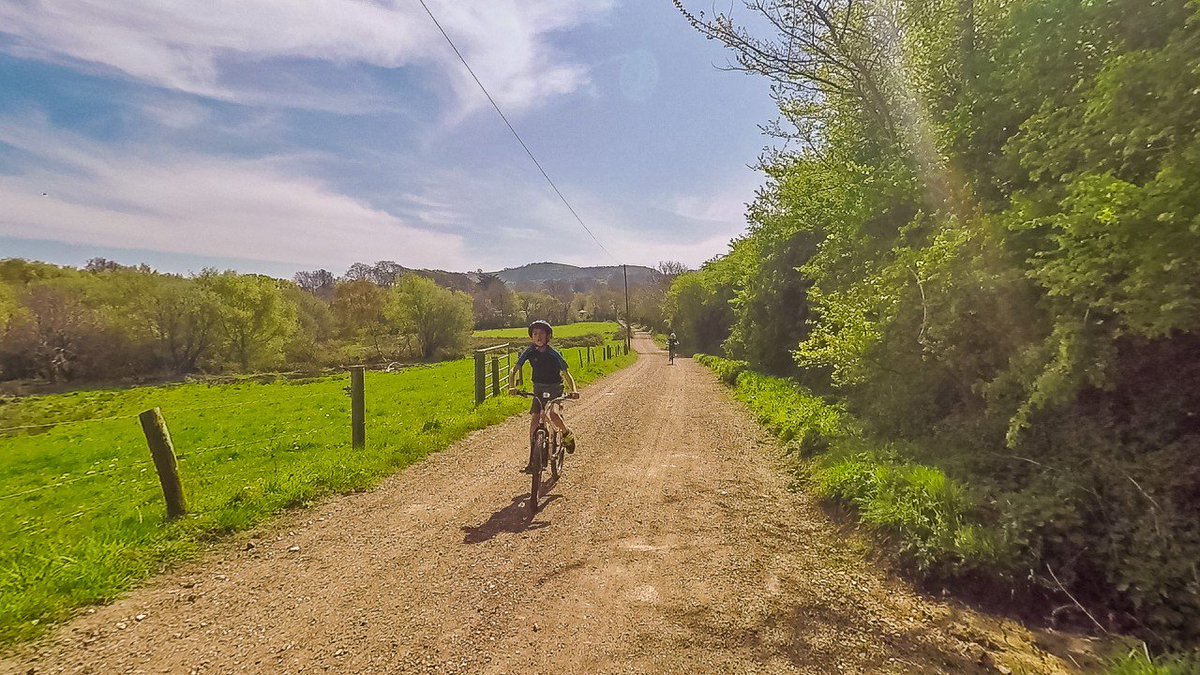 GetOutKids's tweet photo. A cycling trail that will guide you through countrysides, villages, along former railway lines, and down to the seaside in the Isle Of Wight https://t.co/kd8ZUuVAfd  #GetOutside #DriveLessSeeMore #cycling #adventures @IOWTravelAMB   @VisitIOW  @OSleisure https://t.co/9AbiFvhodC