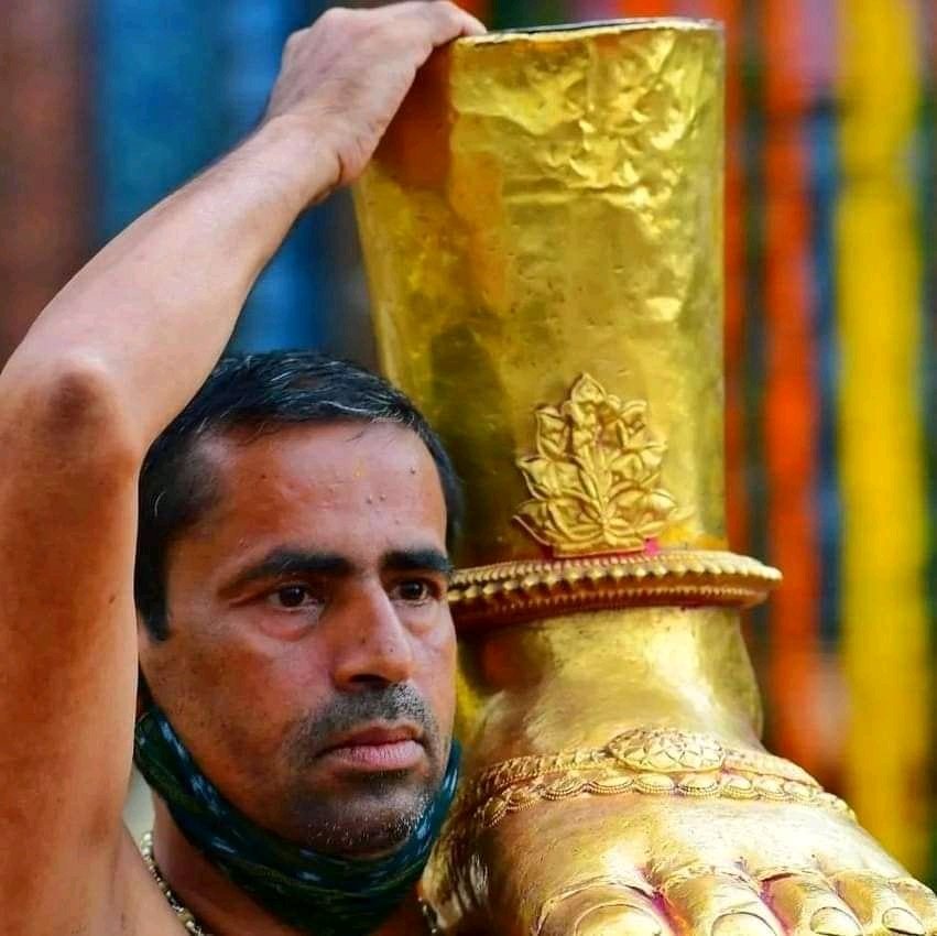 #পুরিধামে ২০০ কেজি স্বর্ন দিয়ে সজ্জিত প্রভু #জগন্নাথ দেবের রাজাধীরাজ বেশ।
#জয়জগন্নাথ 
@prakashdasbjym