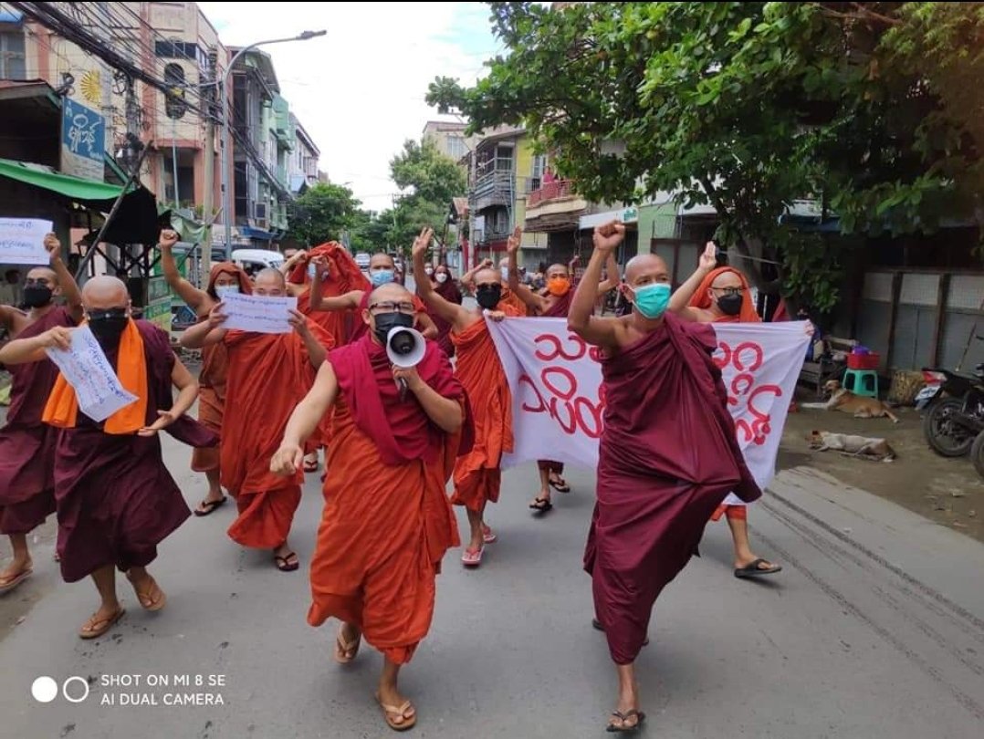 KaungMyetMin's tweet photo. Monks of Mandalay's Sangha Union demonstrated against Myanmar's military regime on the streets of Mandalay.

#ICJ_BringSACToJustice
#July23Coup 
#WhatsHappeningInMyanmar https://t.co/apEmAJh7TS