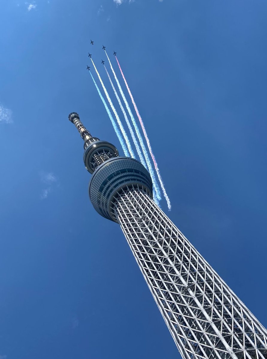 Yuuki 弟がブルーインパルスをスカイツリー付近で撮影した