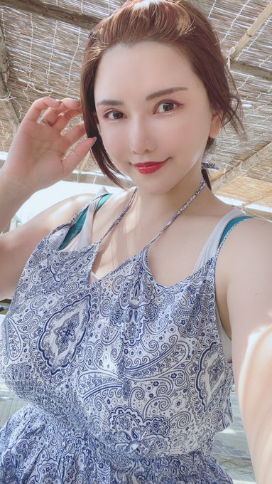 夏だね！
一緒に海に行こう?
shall we go to the beach? https://t.co/Jaqk3eAkTM