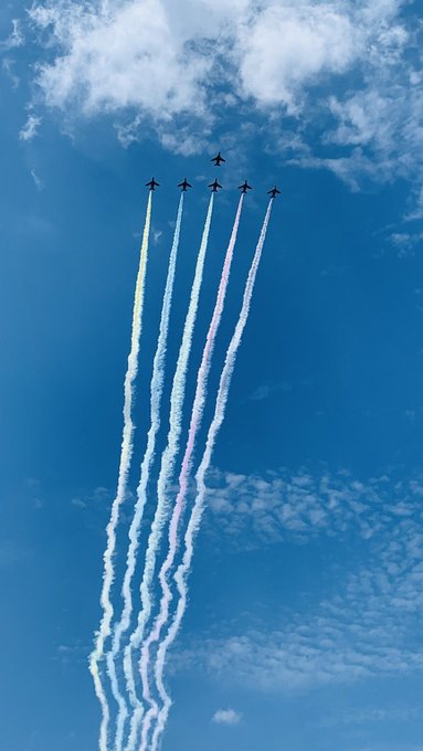 松島基地の公式twitterが ブルーインパルスの東京オリンピック展示飛行から帰還動画を公開 空は繋がってます Gotogether ネタとぴ