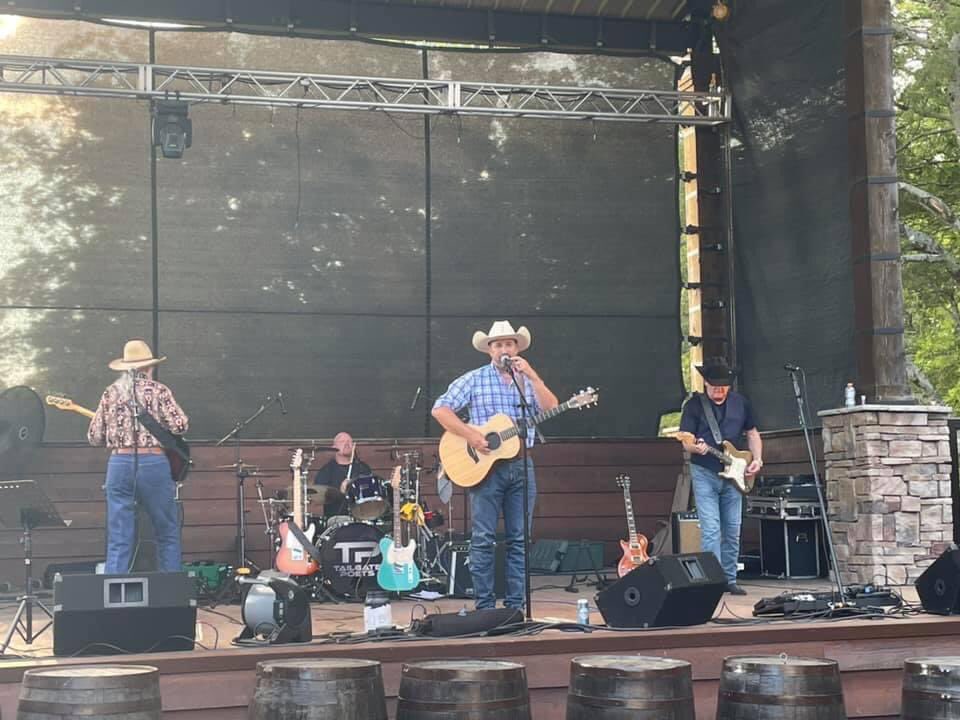 tailgate_poets's tweet photo. Thanks to the Stage at Silver Star for having us tonight!! We had a blast!! https://t.co/BFDnslvd4k