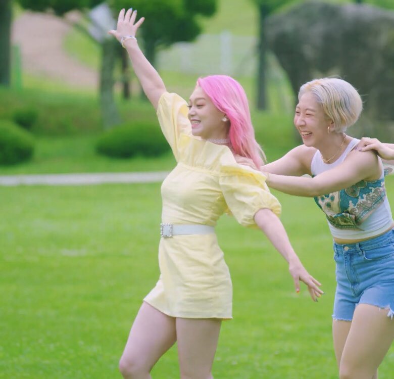 KimSeriLooks's tweet photo. “Summer Breeze” M/V Teaser
#AleXa #알렉사
#Deado #대도서관
#DaedoleXa #대도렉사
#SummerBreeze #나만없어여름 https://t.co/L35gdWpaDp