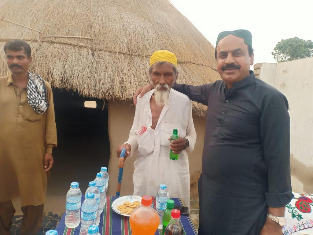 SamejoAligul's tweet photo. Former MNA and District Chairperson Tharparkar Dr. Ghulam Haider Samejo among the people of his constituency on the auspicious occasion of Eid.
@BBhuttoZardari @drsamejo4 @Qasimsoomro @JavedNLaghari @FaryalTalpurPk @SindhCMHouse ♥️🇱🇾✌️ https://t.co/8nVXgIlLTW