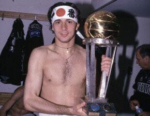 Happy 46th Birthday to one of my favourite Juventus players Alessio Tacchinardi!! 