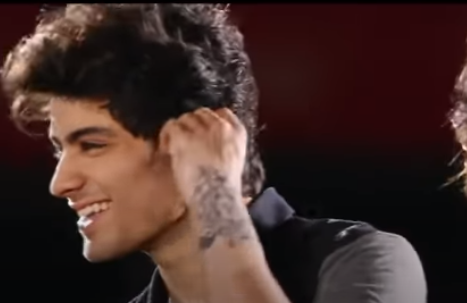 stilloutzide's tweet photo. #11YearsOfOneDirection 

"una secuencia no puede hacerte feliz" 
la secuencia: https://t.co/D61oSfoldx