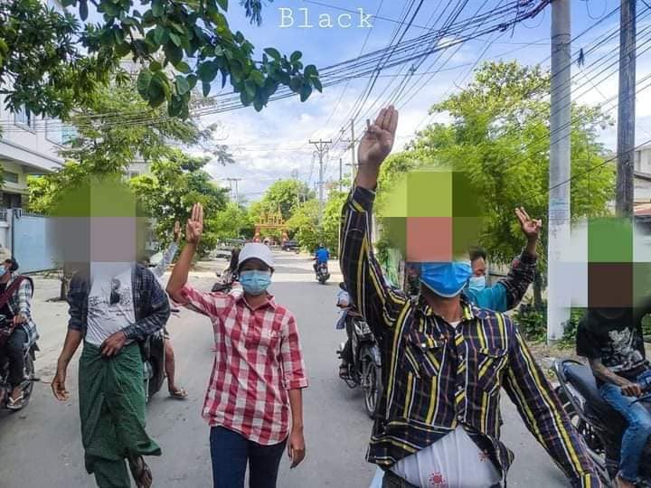 KnowGulf's tweet photo. #WhatsHappeningInMyanmar 
#July23Coup
 #ICJ_BringSACToJustice 
We never kneel down under military dictatorship 
We never give up We will fight till the end https://t.co/3cxtsj9nlN
