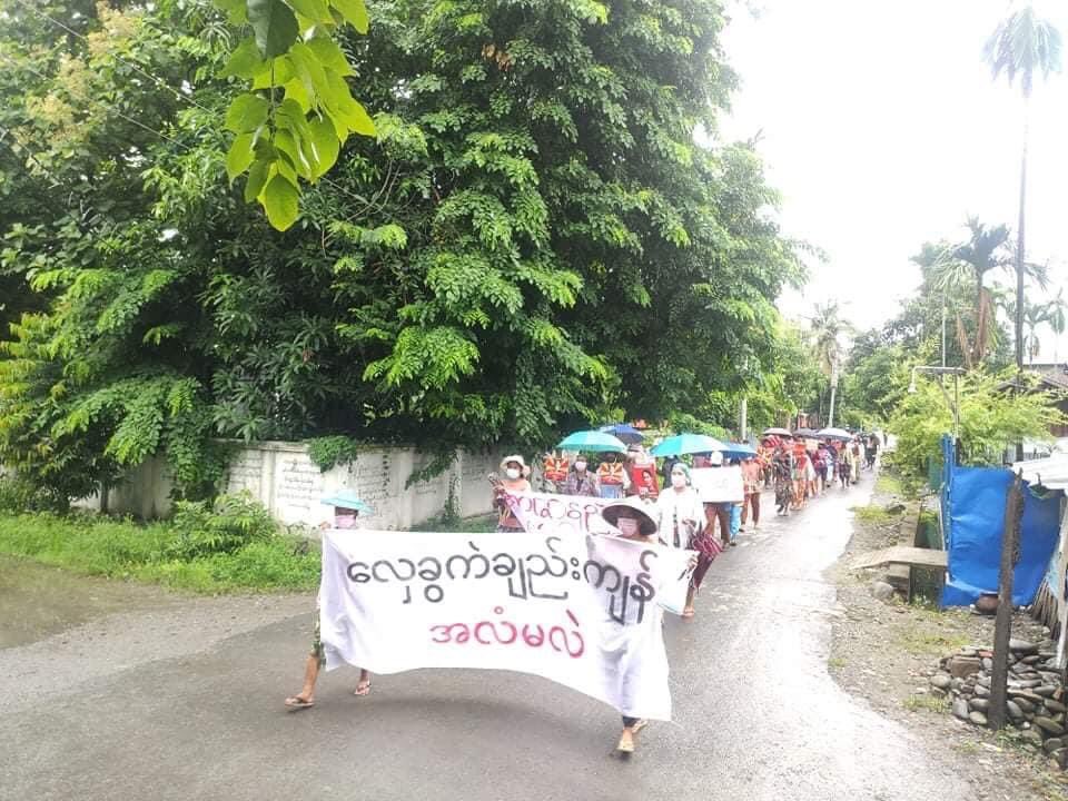 SpringBago's tweet photo. Despite the difficulties, anti coup protesters from #Kalay city took to the streets and demanded restoration of Democracy on July 23. 

#WhatsHappeningInMyanmar
#July23Coup
#ICJ_BringSACToJustice 
#PrisonersWithCovid_NeedRx https://t.co/k8kc684eJB