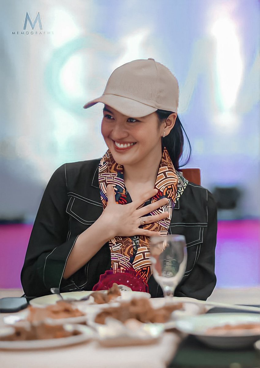 Gwaldine's tweet photo. I was just staring at you and you stole my heart with a smile. ☺️ @MyJaps https://t.co/FaMcO2HIBT