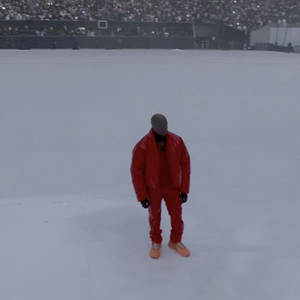 apparelycorp's tweet photo. Wow, that outfit would look really nice on @apparelycorp's virtual fitting room @kanyewest 🤔🤔 We just might have to add that.

#DONDA #YeezySeason #KanyeWest https://t.co/LpMq9u2GLi
