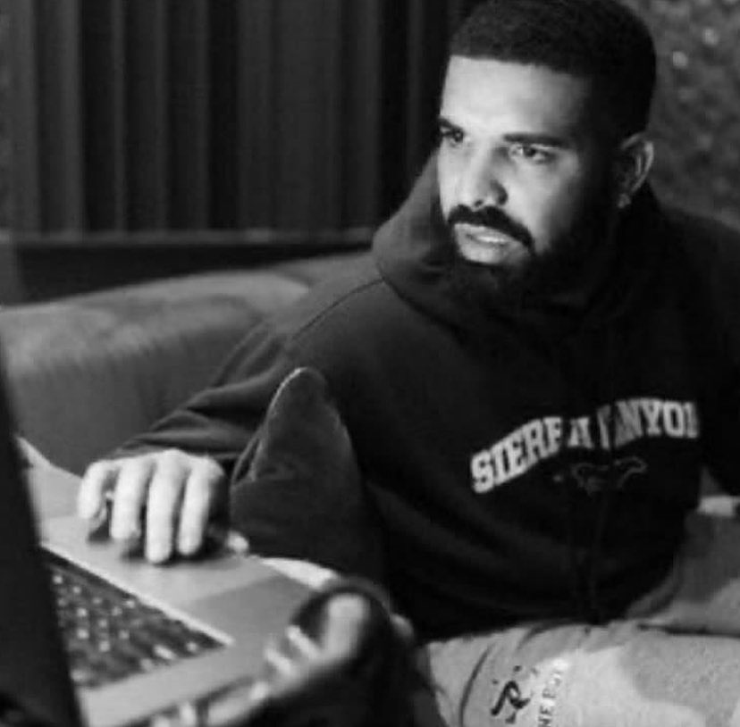 YaakThon's tweet image. This nigga Kanye must’ve meant July 24, 2022 cause ain’t no fucking way boy😂😂 #KanyeWest #DONDA