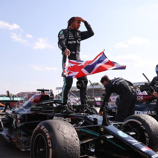 Was Hamilton’s celebration appropriate at Silverstone? Dave’s response might surprise you!

Listen or watch to our latest episode on:

Kayo: bit.ly/3d97o7K
iTunes: apple.co/2VK1XGu
Spotify: spoti.fi/2NLFLXc
belowthebonnet.com
#belowthebonnet
