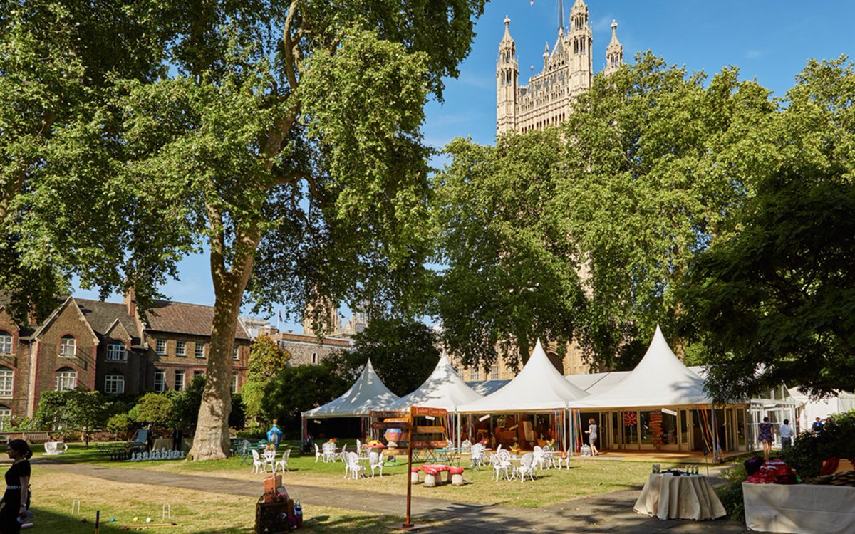 A delightful evening, as ever, at College Gardens, Westminster Abbey. This time for the launch of the 'Greater Britain After the Storm,' a fab new tome by #ChrisLewis &amp; <a href="/PennyMordaunt/">Penny Mordaunt</a> Great so see some old chums. Now to work &amp; the breakfast show <a href="/DownforceRadio/">Downforce Radio 🧡</a> at 7.00.