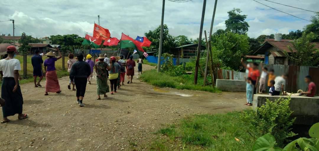 2021Revtweets's tweet photo. Protest against military dictatorship by residents from LoneKhin, Hpakant Township.
#ICJ_BringSACToJustice #WhatsHappeningInMyanmar #July23Coup https://t.co/uJkfkifd6j